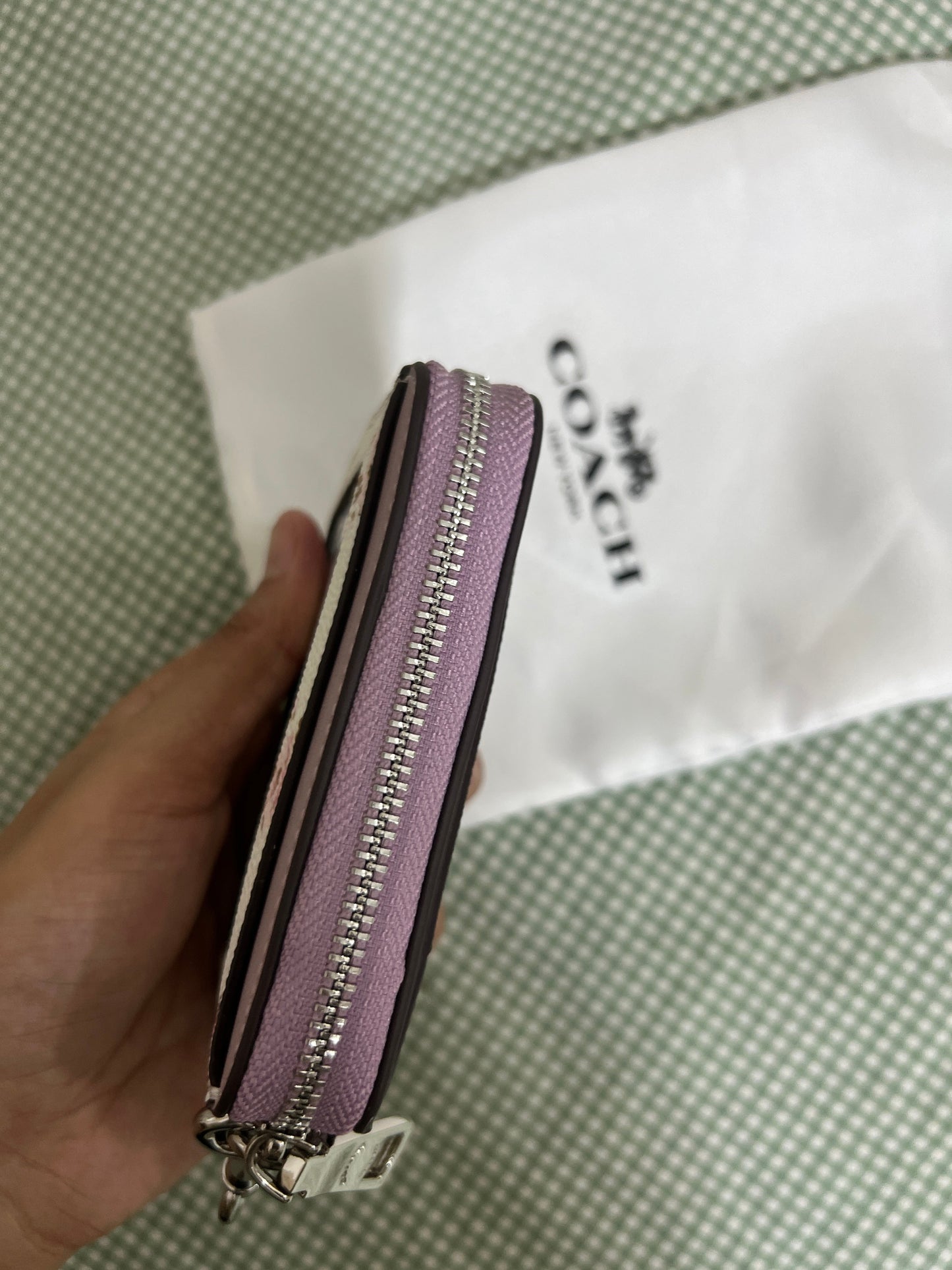 Coach Zip Card Case in floral Print